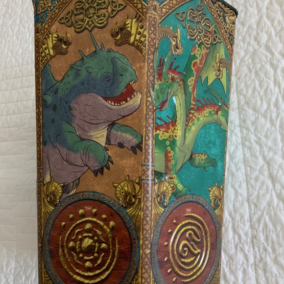 COPY - how to train your dragon popcorn tin - Picture 3 of 11